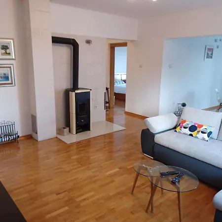 Lara Apartment