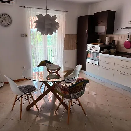 Apartment Lara Solin
