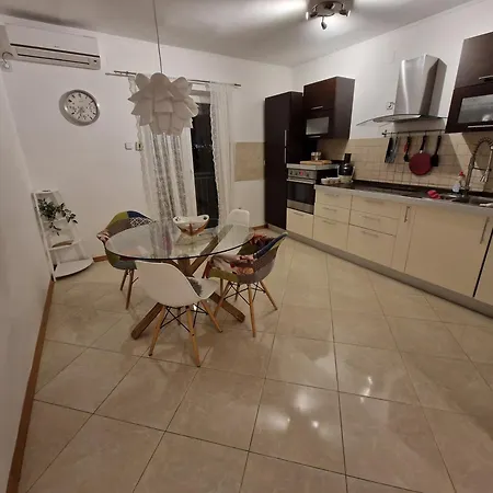 Apartment Lara *